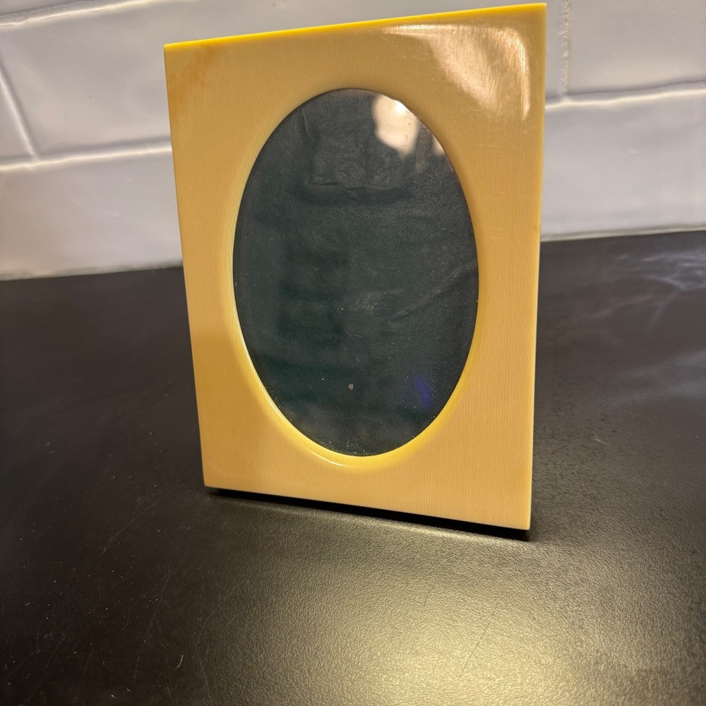 Vintage Picture Frame Home Decor 4.5x5.5 Yellow Oval Ribbed Textured B-17